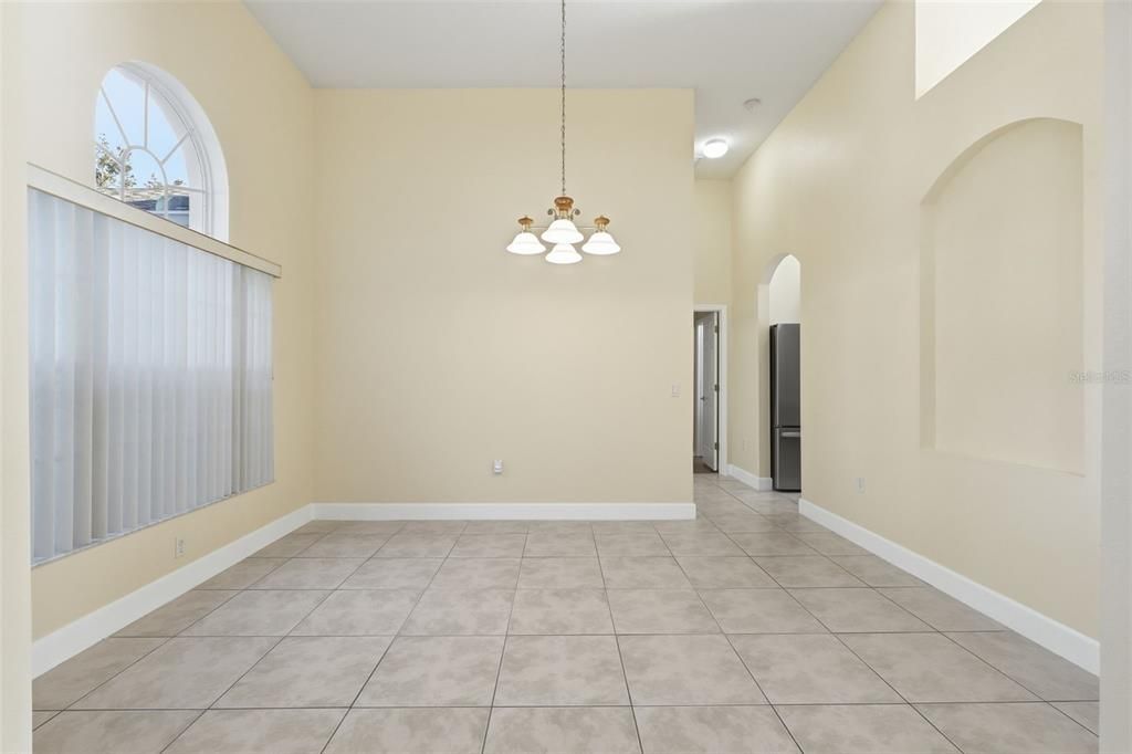 待售: $560,000 (4 贝兹, 3 浴室, 2476 平方英尺)