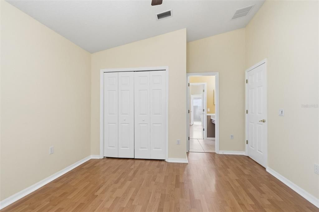 待售: $560,000 (4 贝兹, 3 浴室, 2476 平方英尺)