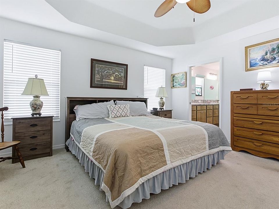 На продажу: $397,000 (4 спален, 2 ванн, 2003 Квадратных фут)