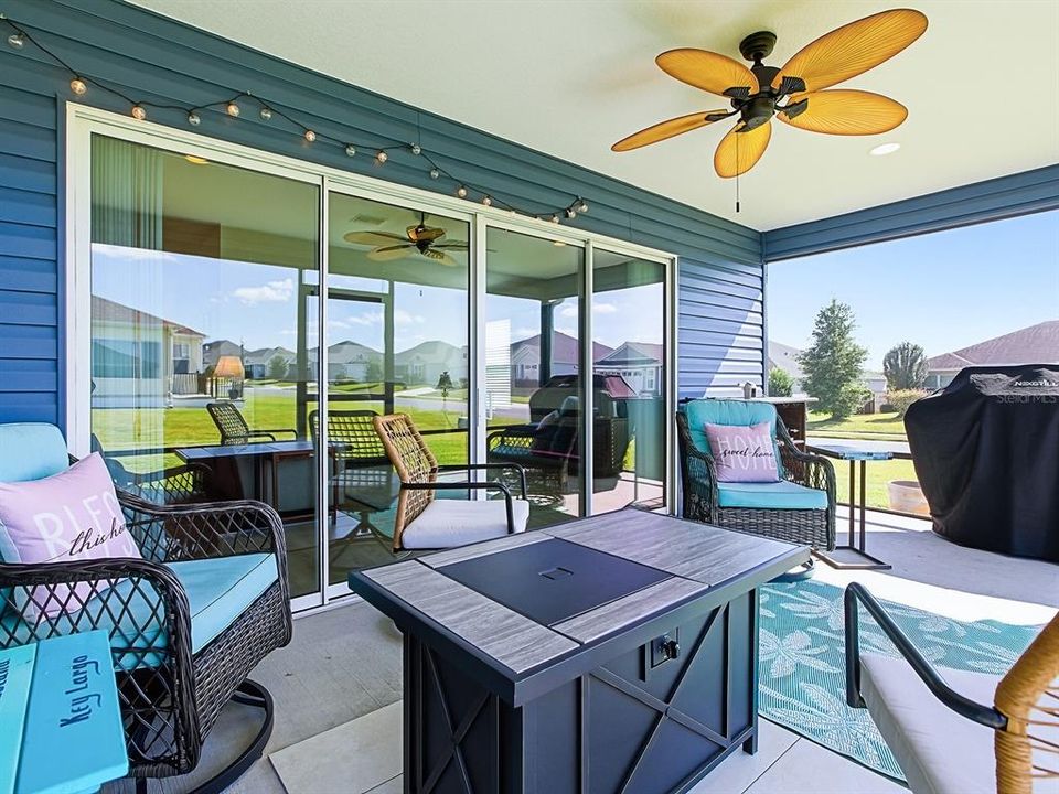 На продажу: $397,000 (4 спален, 2 ванн, 2003 Квадратных фут)