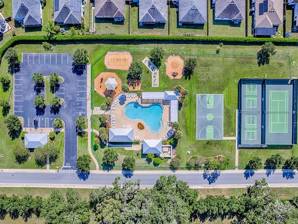 На продажу: $397,000 (4 спален, 2 ванн, 2003 Квадратных фут)