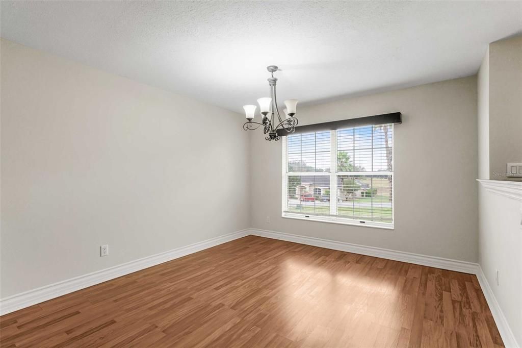 For Sale: $319,000 (3 beds, 2 baths, 1762 Square Feet)