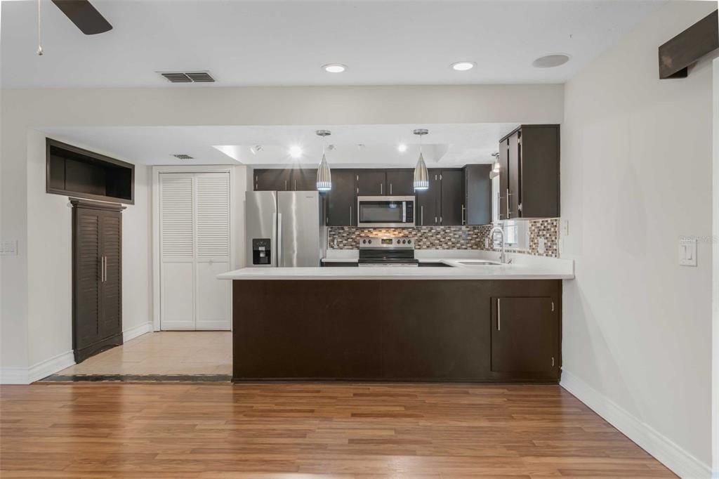 For Sale: $319,000 (3 beds, 2 baths, 1762 Square Feet)