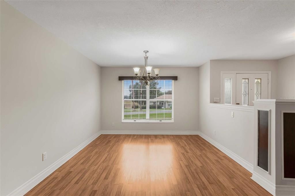 For Sale: $319,000 (3 beds, 2 baths, 1762 Square Feet)