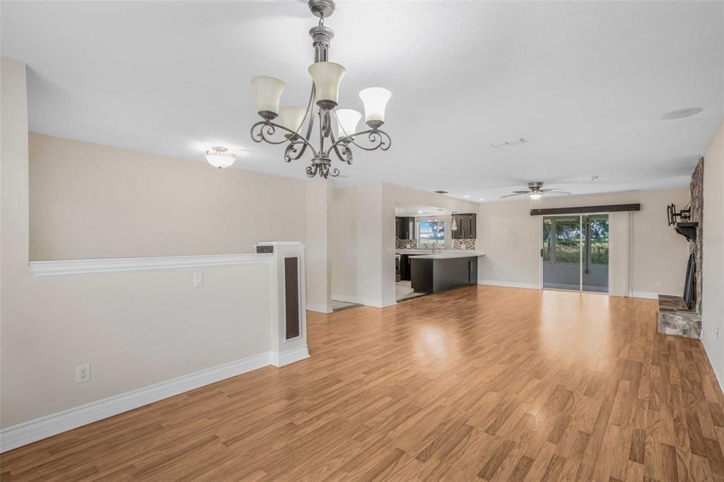 For Sale: $319,000 (3 beds, 2 baths, 1762 Square Feet)