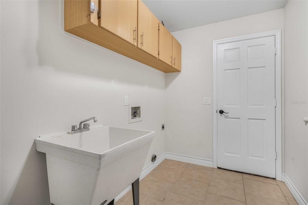 For Sale: $319,000 (3 beds, 2 baths, 1762 Square Feet)