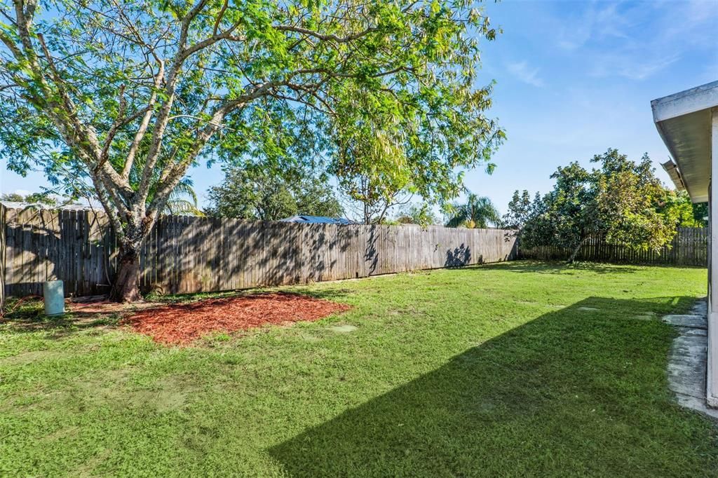 Active With Contract: $310,000 (3 beds, 1 baths, 1269 Square Feet)