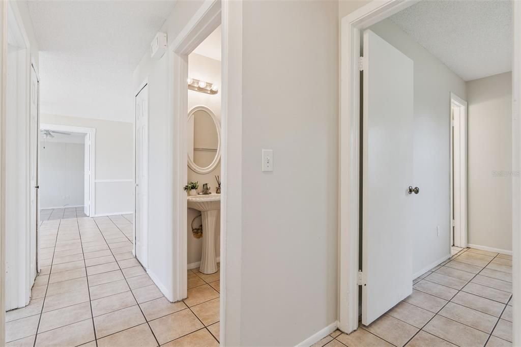 Active With Contract: $310,000 (3 beds, 1 baths, 1269 Square Feet)