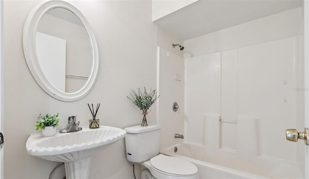 Active With Contract: $310,000 (3 beds, 1 baths, 1269 Square Feet)