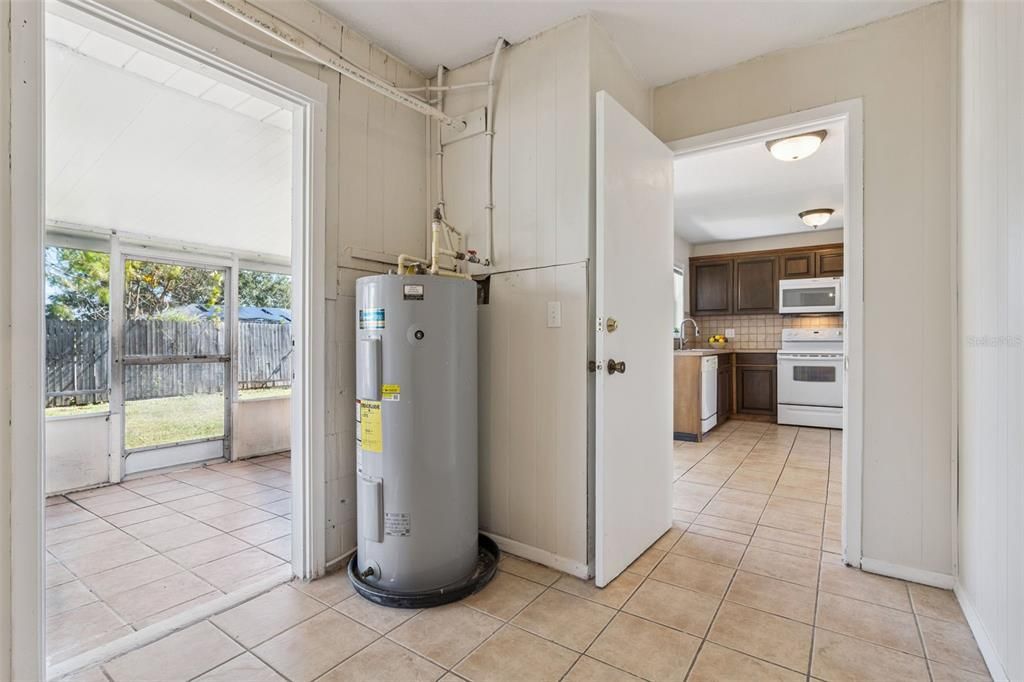 Active With Contract: $310,000 (3 beds, 1 baths, 1269 Square Feet)