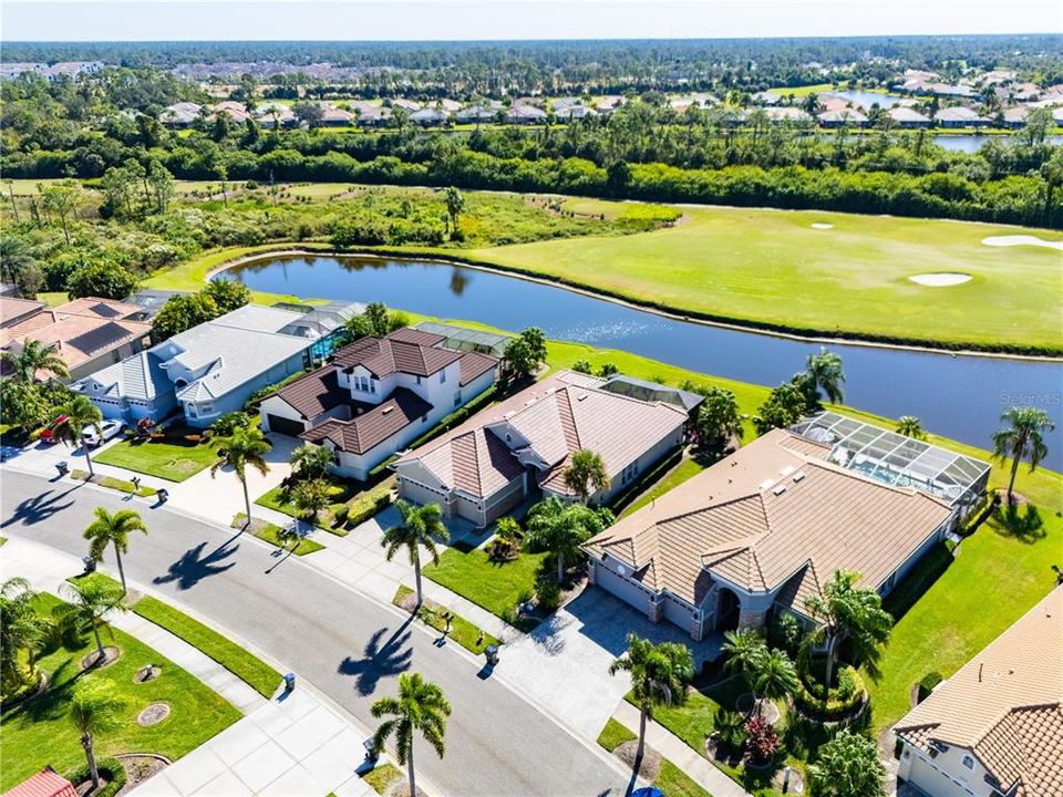 For Sale: $609,000 (3 beds, 2 baths, 2542 Square Feet)