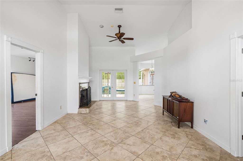 На продажу: $475,000 (4 спален, 2 ванн, 2430 Квадратных фут)