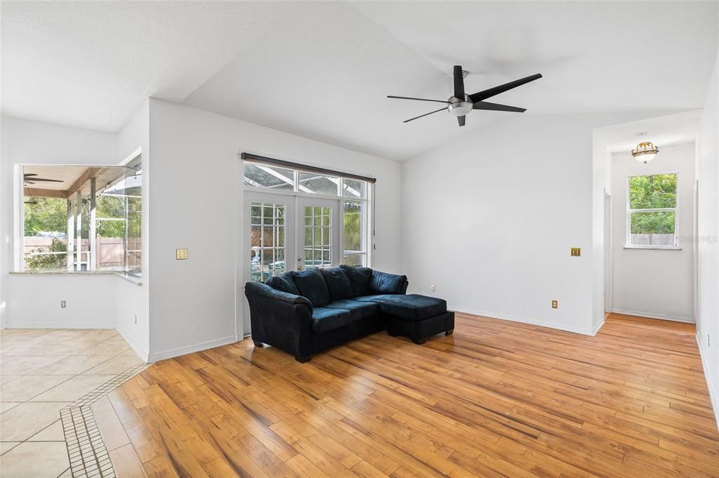 На продажу: $475,000 (4 спален, 2 ванн, 2430 Квадратных фут)