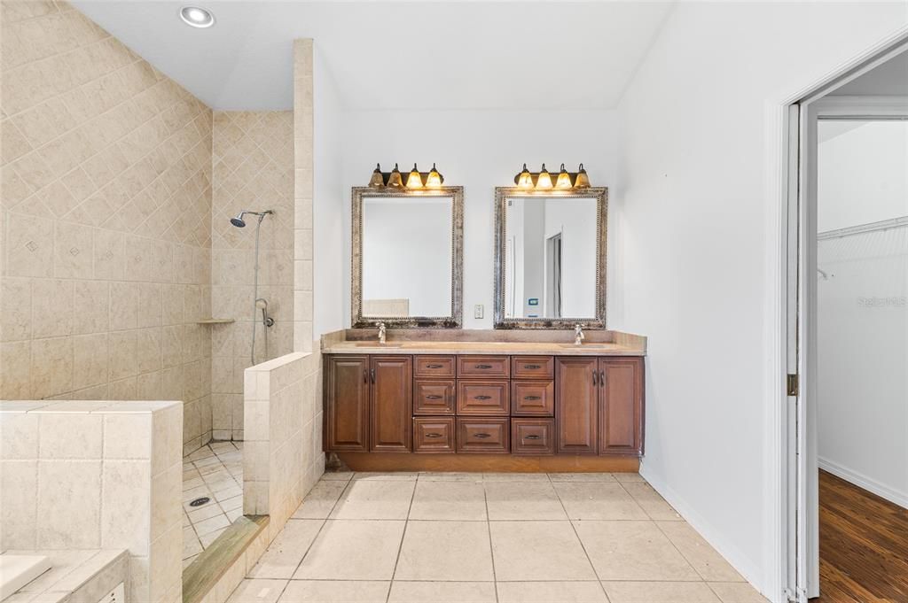 На продажу: $475,000 (4 спален, 2 ванн, 2430 Квадратных фут)