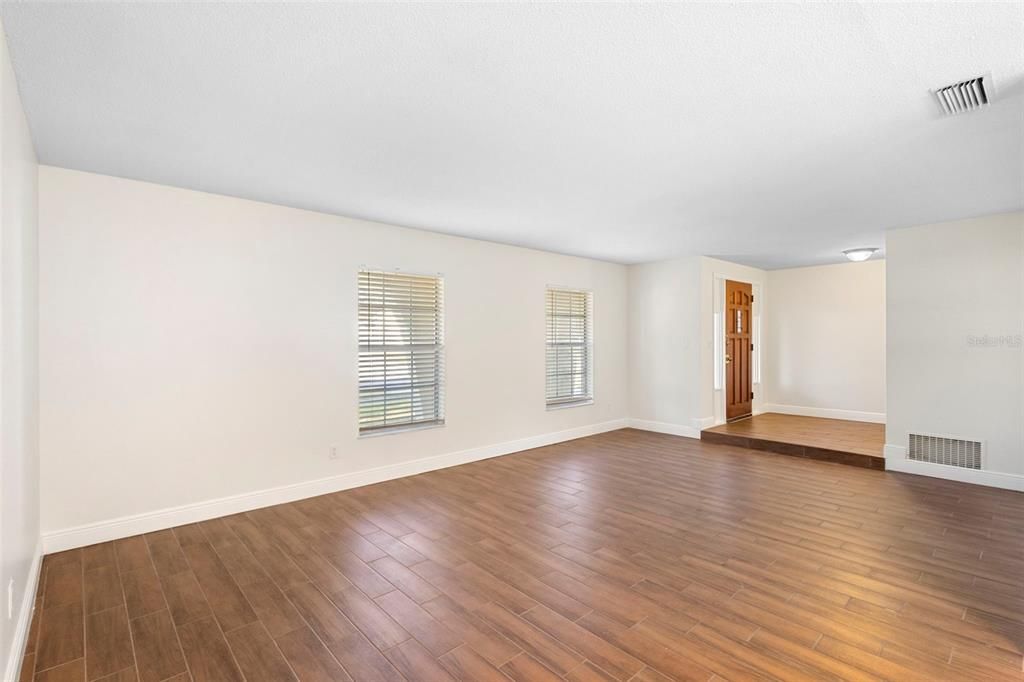 En Venta: $359,999 (3 camas, 2 baños, 1642 Pies cuadrados)