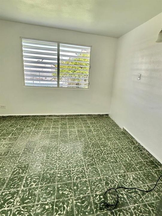 На продажу: $198,000 (3 спален, 1 ванн, 1400 Квадратных фут)