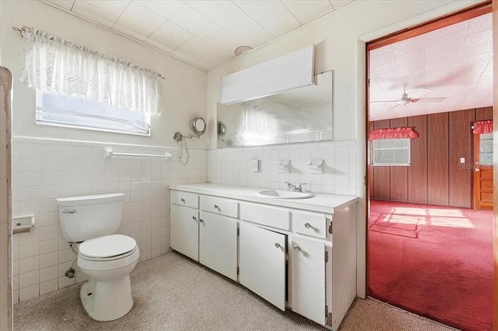 На продажу: $320,000 (3 спален, 2 ванн, 2436 Квадратных фут)