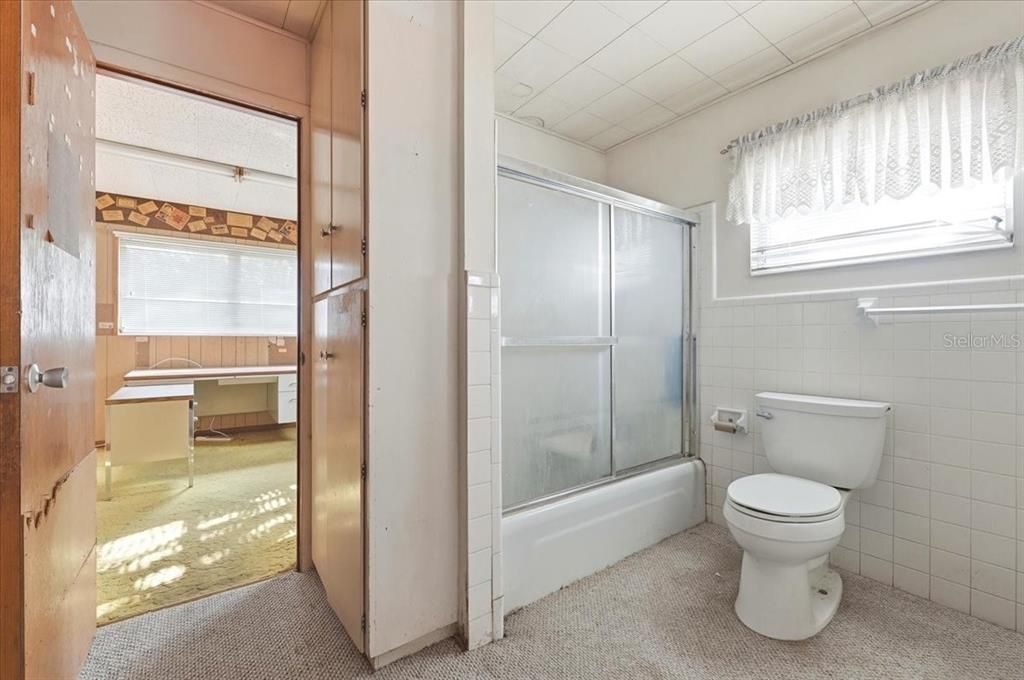 На продажу: $320,000 (3 спален, 2 ванн, 2436 Квадратных фут)