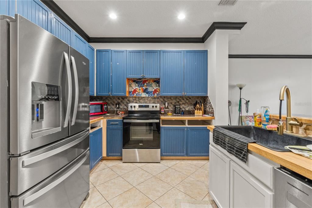 For Sale: $550,000 (4 beds, 3 baths, 1383 Square Feet)