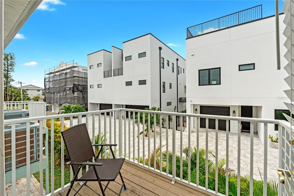 For Sale: $550,000 (4 beds, 3 baths, 1383 Square Feet)