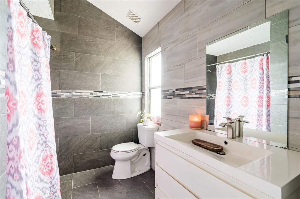 For Sale: $550,000 (4 beds, 3 baths, 1383 Square Feet)