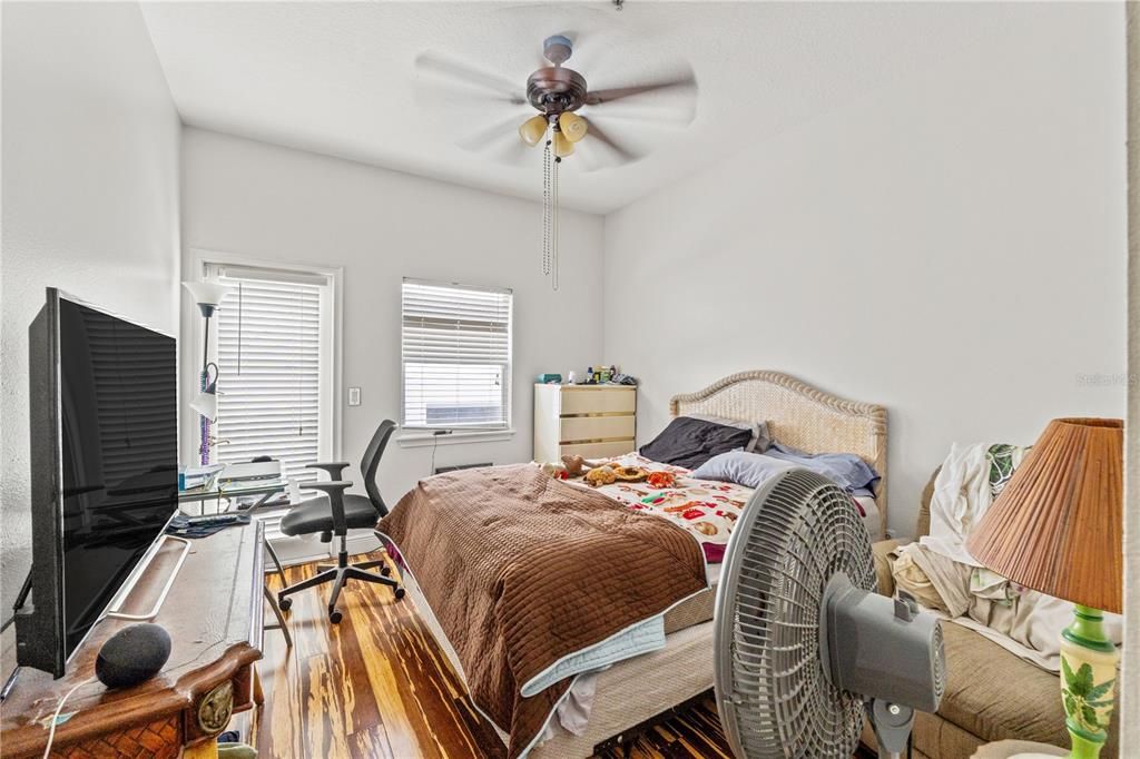 For Sale: $550,000 (4 beds, 3 baths, 1383 Square Feet)