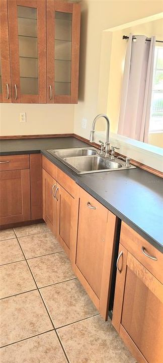 Activo con contrato: $260,000 (2 camas, 2 baños, 1284 Pies cuadrados)