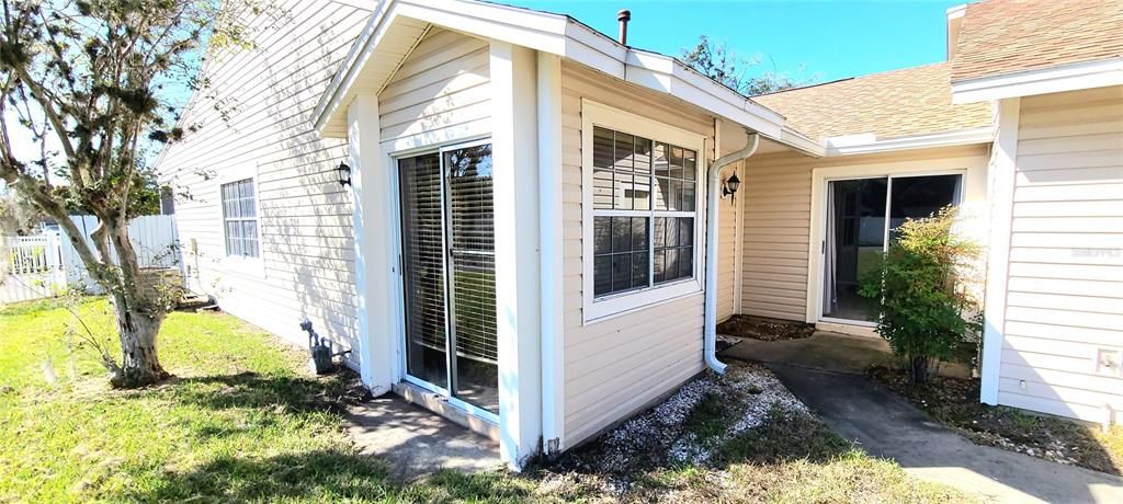 Activo con contrato: $260,000 (2 camas, 2 baños, 1284 Pies cuadrados)