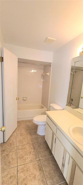 Activo con contrato: $260,000 (2 camas, 2 baños, 1284 Pies cuadrados)