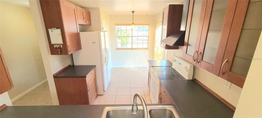 Activo con contrato: $260,000 (2 camas, 2 baños, 1284 Pies cuadrados)