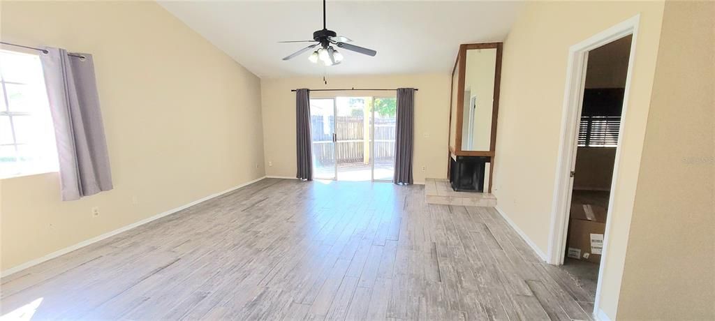 Activo con contrato: $260,000 (2 camas, 2 baños, 1284 Pies cuadrados)