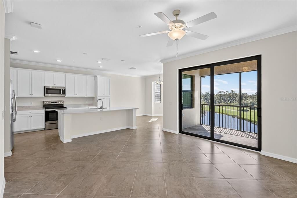 For Sale: $299,900 (2 beds, 2 baths, 1142 Square Feet)