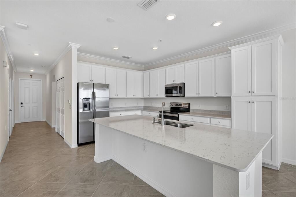 For Sale: $299,900 (2 beds, 2 baths, 1142 Square Feet)