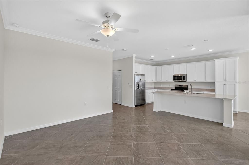 For Sale: $299,900 (2 beds, 2 baths, 1142 Square Feet)