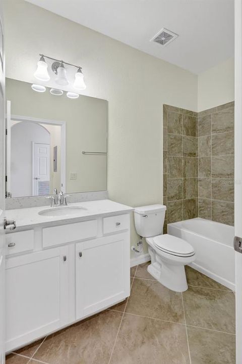 For Sale: $299,900 (2 beds, 2 baths, 1142 Square Feet)