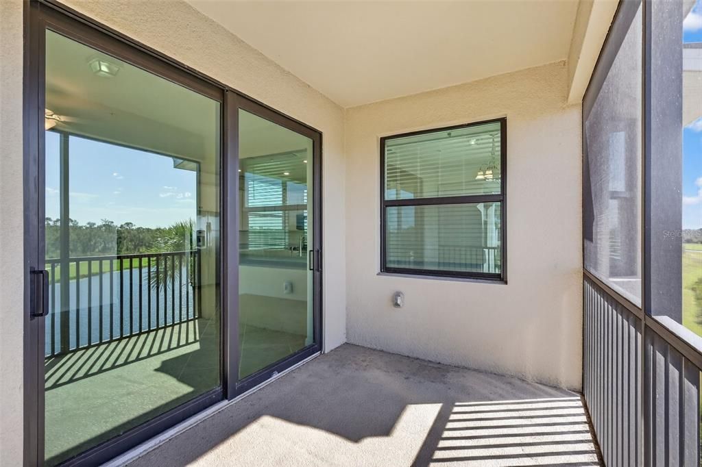 For Sale: $299,900 (2 beds, 2 baths, 1142 Square Feet)