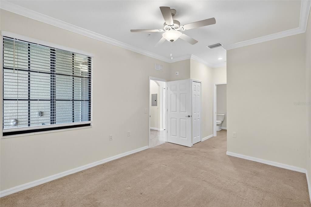 For Sale: $299,900 (2 beds, 2 baths, 1142 Square Feet)