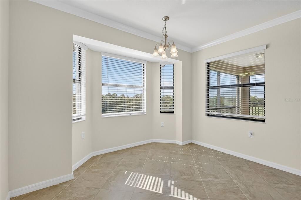 For Sale: $299,900 (2 beds, 2 baths, 1142 Square Feet)