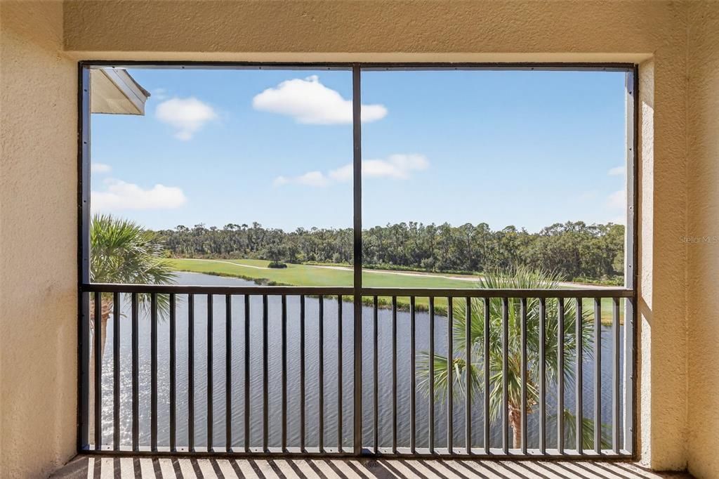 For Sale: $299,900 (2 beds, 2 baths, 1142 Square Feet)