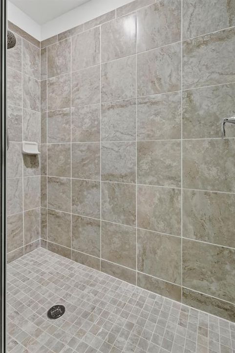 For Sale: $299,900 (2 beds, 2 baths, 1142 Square Feet)