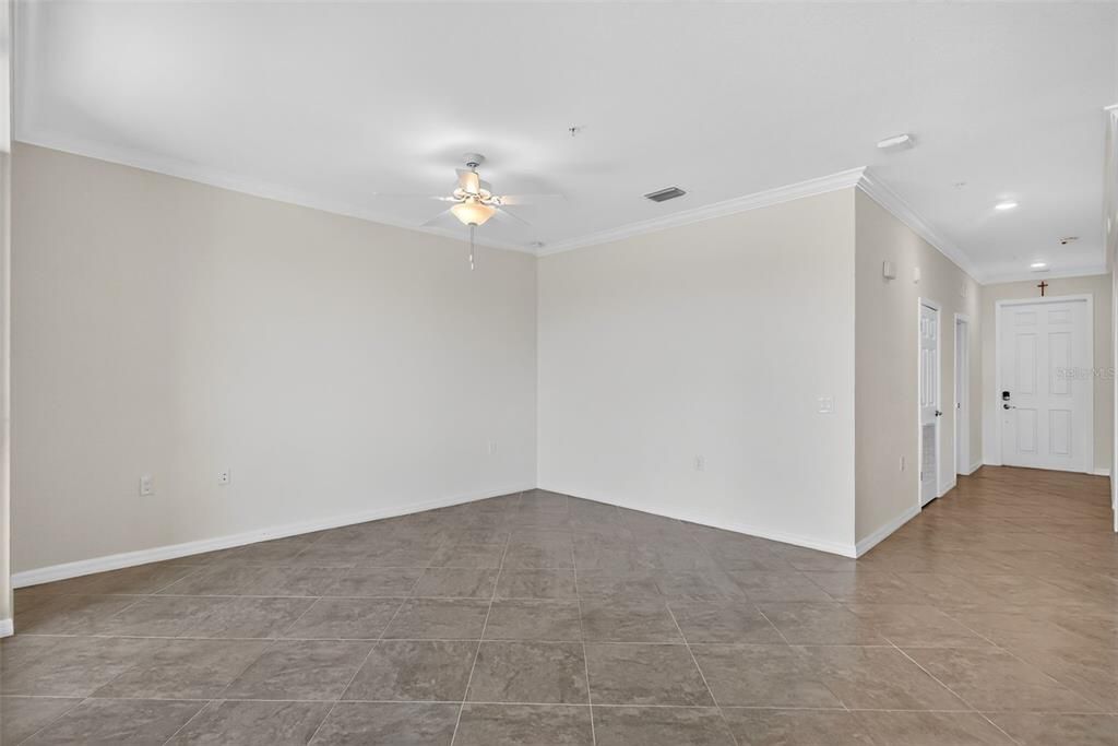 For Sale: $299,900 (2 beds, 2 baths, 1142 Square Feet)