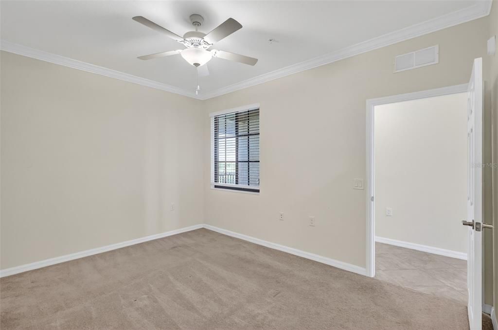 For Sale: $299,900 (2 beds, 2 baths, 1142 Square Feet)