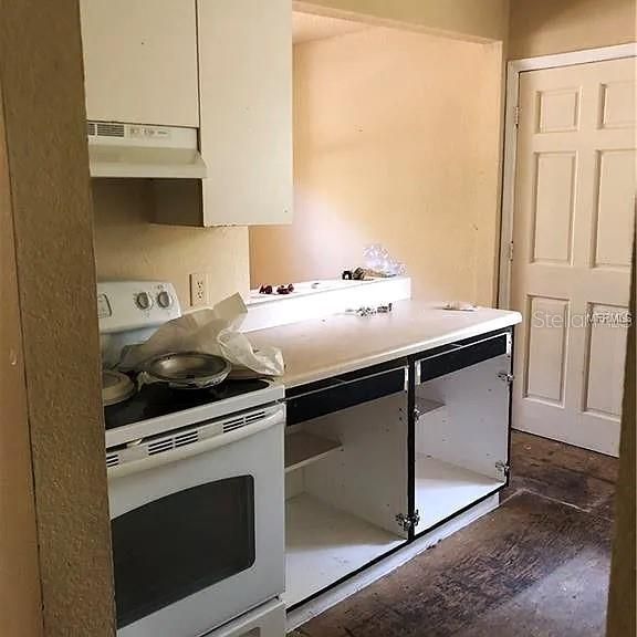 合同活跃: $129,000 (3 贝兹, 1 浴室, 864 平方英尺)