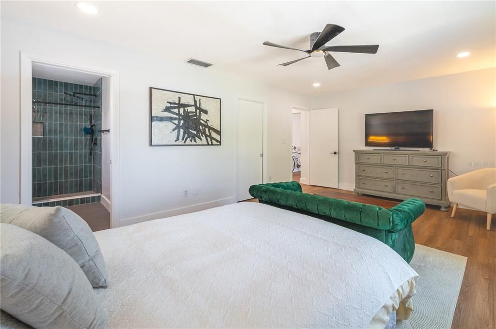 For Rent: $3,600 (2 beds, 2 baths, 1600 Square Feet)