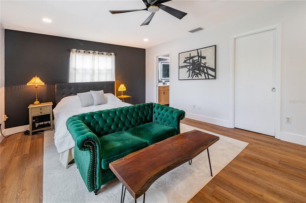 For Rent: $3,600 (2 beds, 2 baths, 1600 Square Feet)