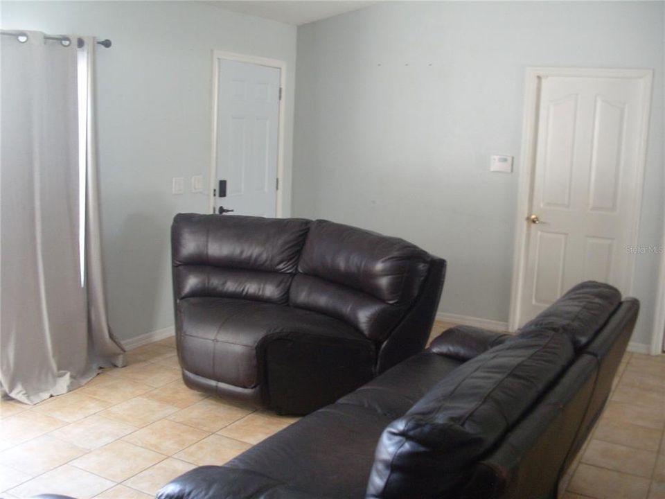 待售: $284,500 (3 贝兹, 2 浴室, 1236 平方英尺)