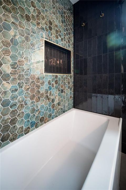 En Venta: $435,000 (2 camas, 2 baños, 1600 Pies cuadrados)