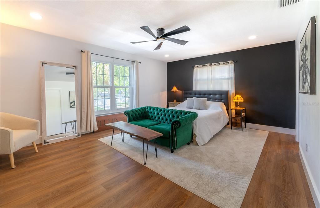 En Venta: $435,000 (2 camas, 2 baños, 1600 Pies cuadrados)