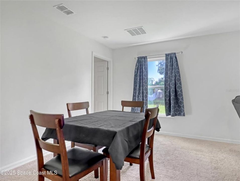 待售: $299,000 (3 贝兹, 2 浴室, 1334 平方英尺)