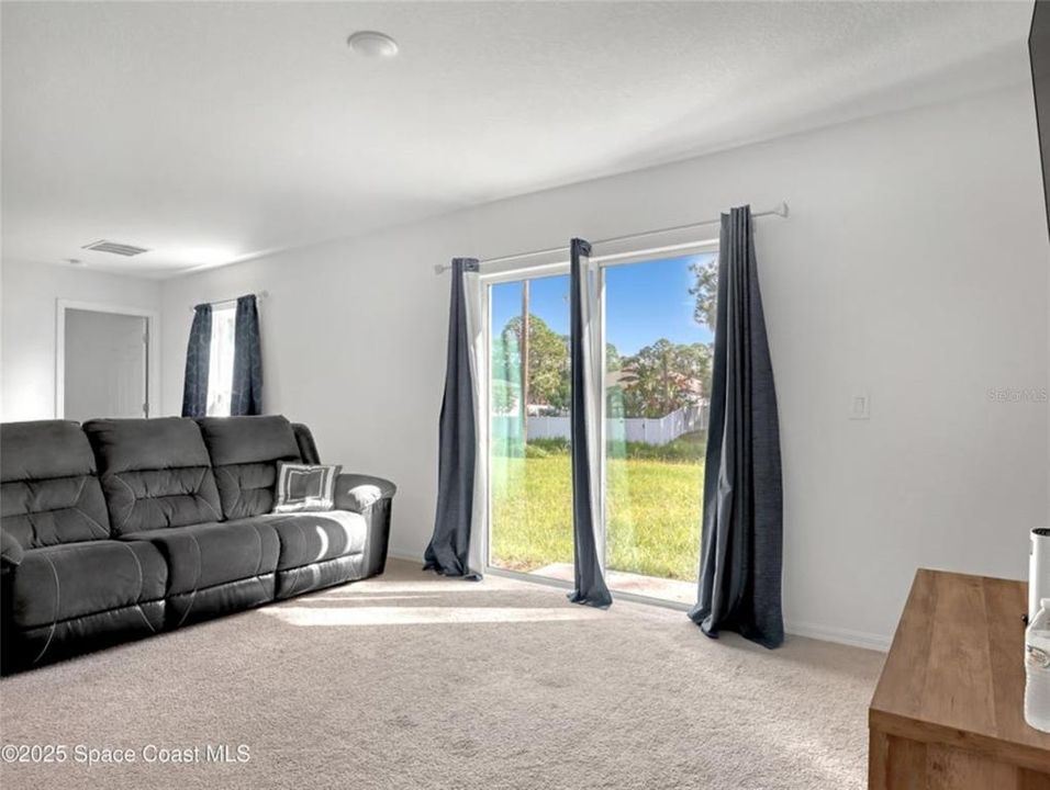 待售: $299,000 (3 贝兹, 2 浴室, 1334 平方英尺)